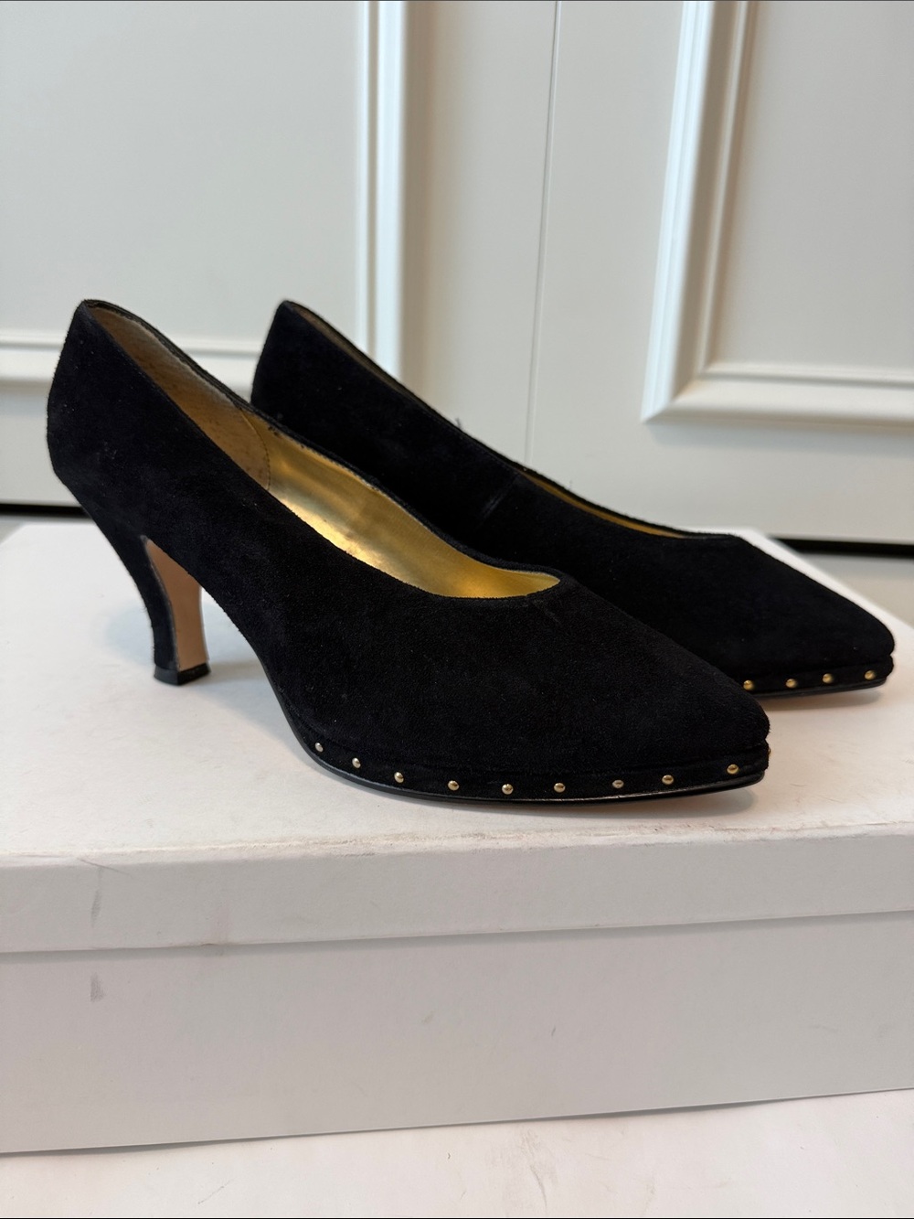 ellemenno Black Suede Mid-Heel Pumps with Gold Stud Trim